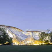 FONDATION LOUIS VUITTON / Une brise d’amour dans la nuit a passé