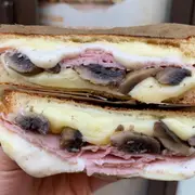 Food Tour No Diet Club à Montmartre