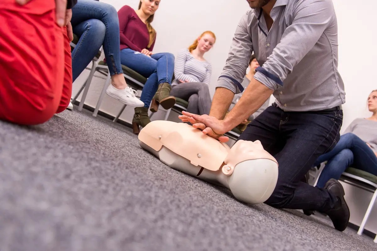 Formation aux gestes de premiers secours dans les mairies de Paris