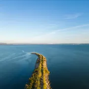 Fos-sur-Mer, entre étangs et mer : Voyage dans l’histoire d’un paysage métamorphosé