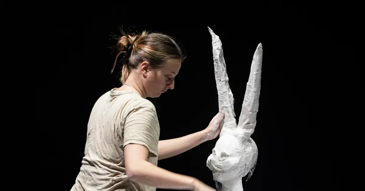 Fragments #14 : Noires Sœurs, chronique d’une famille décomposée / La Chasse au lapin