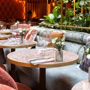 Frivole : la terrasse estivale du 8e arrondissement de Paris rouvre ses portes