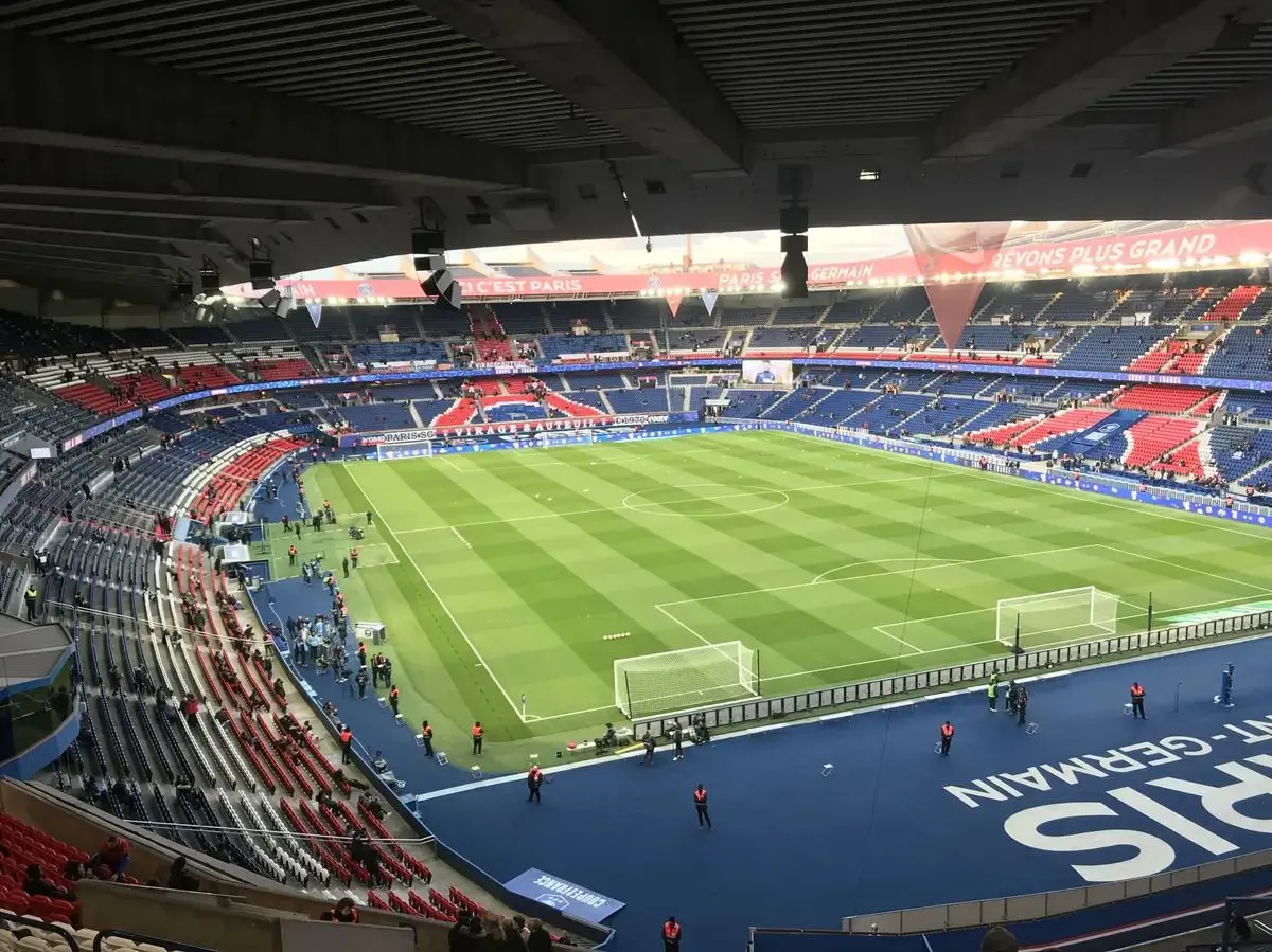 Futur stade du PSG à Paris : la Ville et le club lancent un comité de pilotage historique en juin 2026 pour décider de l'avenir du Parc des Princes