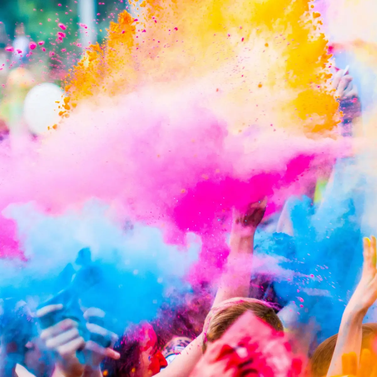 Une explosion de joie et de couleurs dans les rues de Charleville