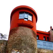 Galets Bâtisseurs, Le Fleuve Dans La Ville