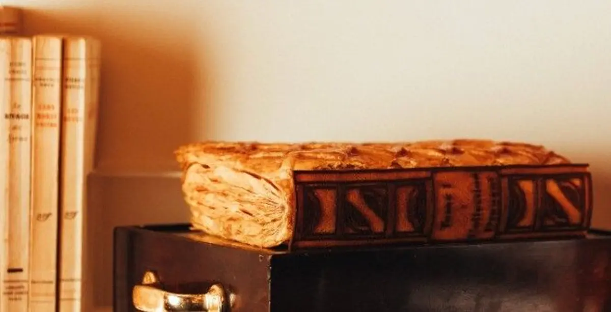 Épiphanie 2026 à Paris : Drouant dévoile une galette des rois en forme de livre