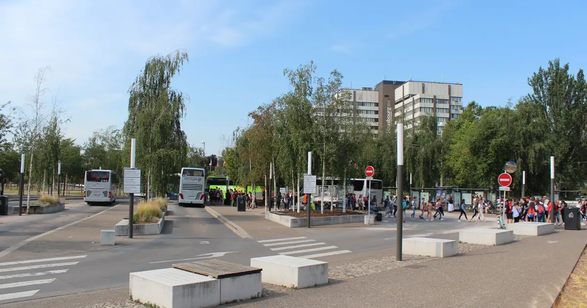 Place d'arrêt et de départ des bus
