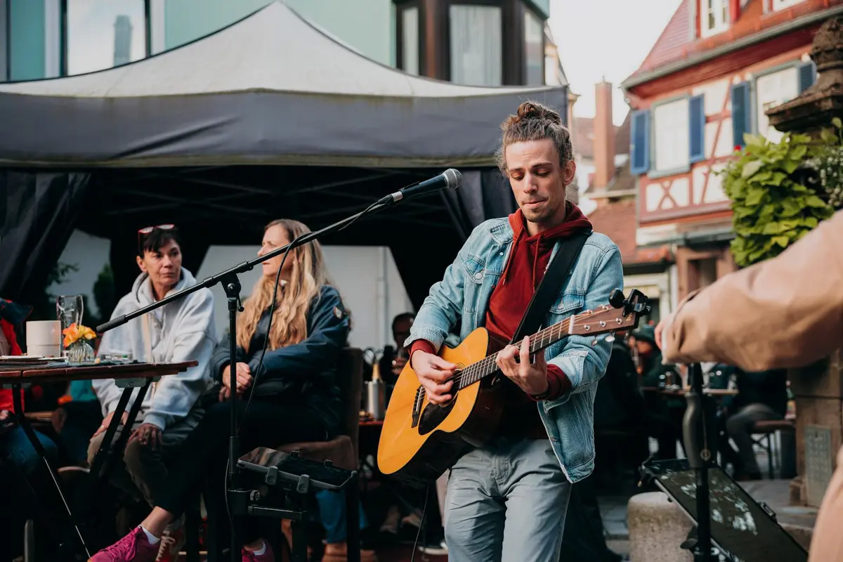 « Gastronomie & Musique à la fontaine aux roses » attire les visiteurs avec de nouveaux partenaires gastronomiques