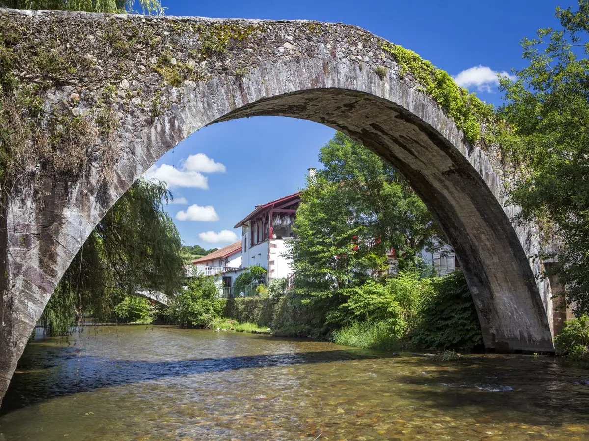 Geuretik sortuak : Présentation du conte Kafe asko, eta ona en présence de l'écrivaine Anaia Arantzamendi