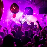 Gimme Gimme Disco : une soirée disco dansante inspirée d’ABBA