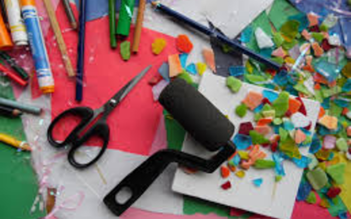 Graine d'artiste : Création de guirlandes décoratives pour la fête de la Chapelle !