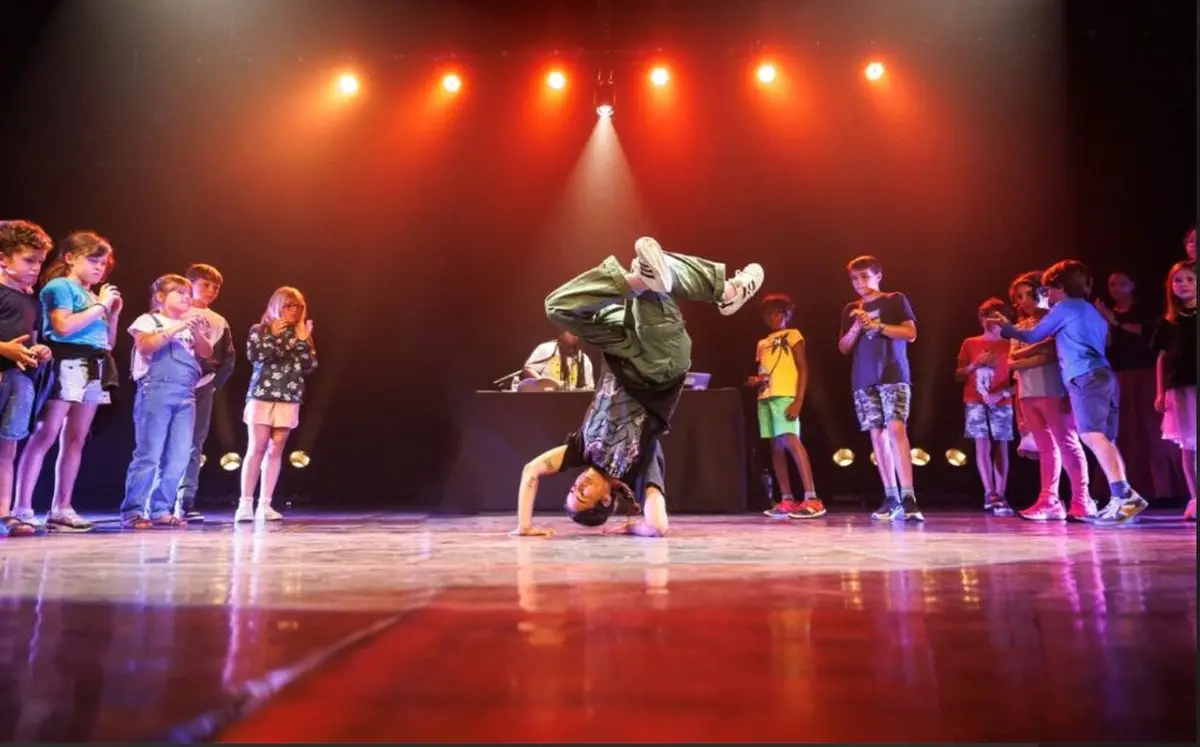 Graines de Moutards à Felzins, tous en piste : Alors on danse ? Boumshakalaka !