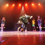 Graines de Moutards à Felzins, tous en piste : Alors on danse ? Boumshakalaka !