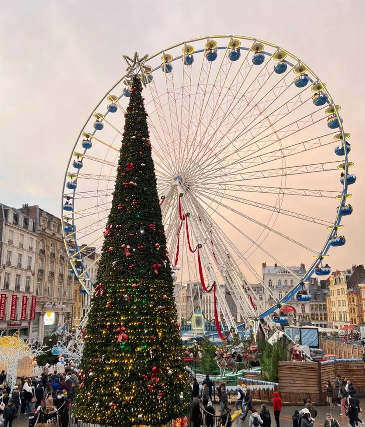 L'ambiance autour de la grande roue de Lille