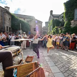Grande parade swing