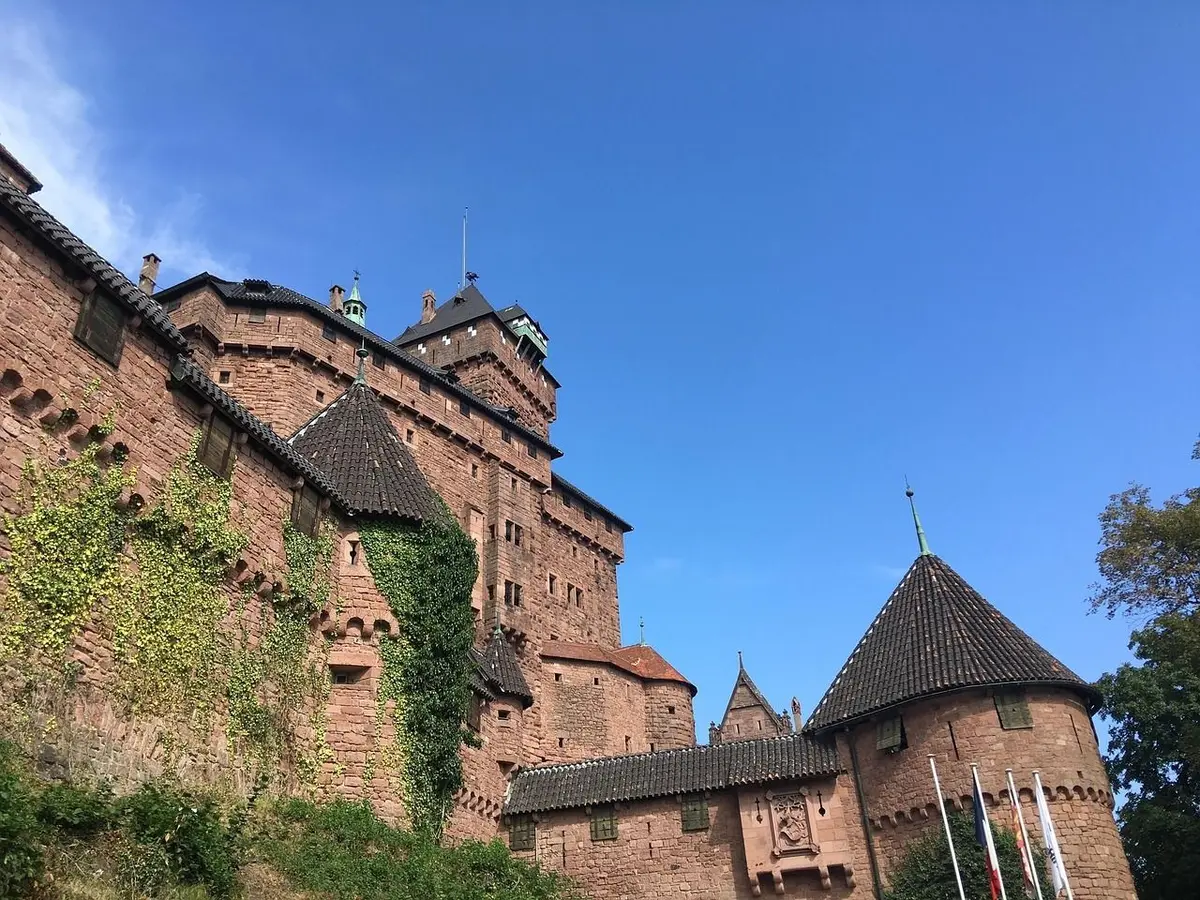 Grève au château du Haut-Koenigsbourg le 1er mai : l'opération Tous aux châteaux perturbée