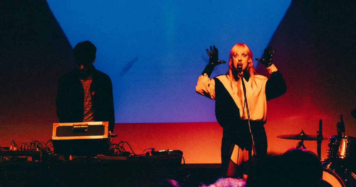 Gris Futuro live