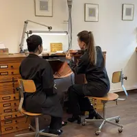 Deux expertes en pleine action à l'atelier ! DR