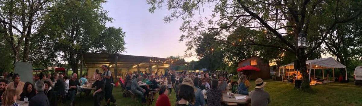 Guinguette du Mas d'Arneix : Les Reines Bees