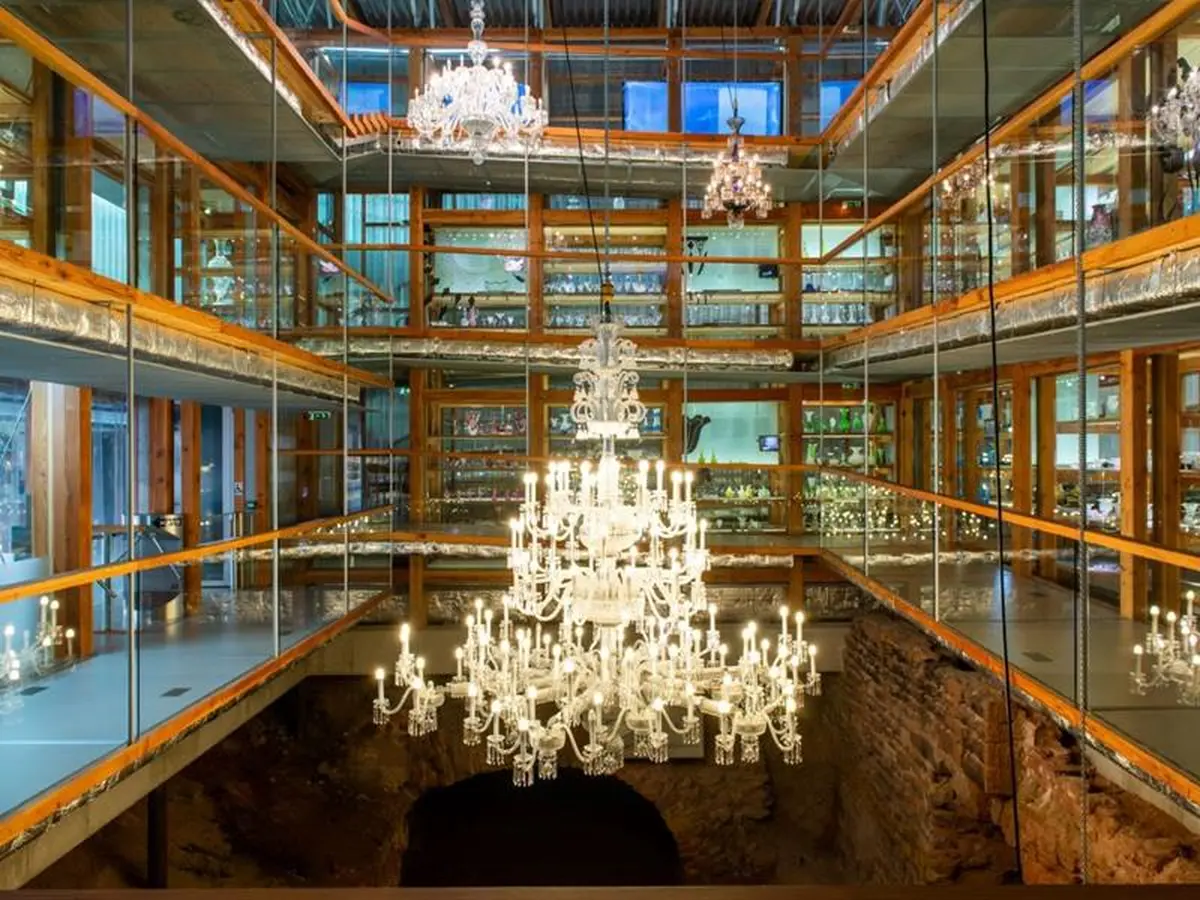 Habit de lumières – Installation lumineuse