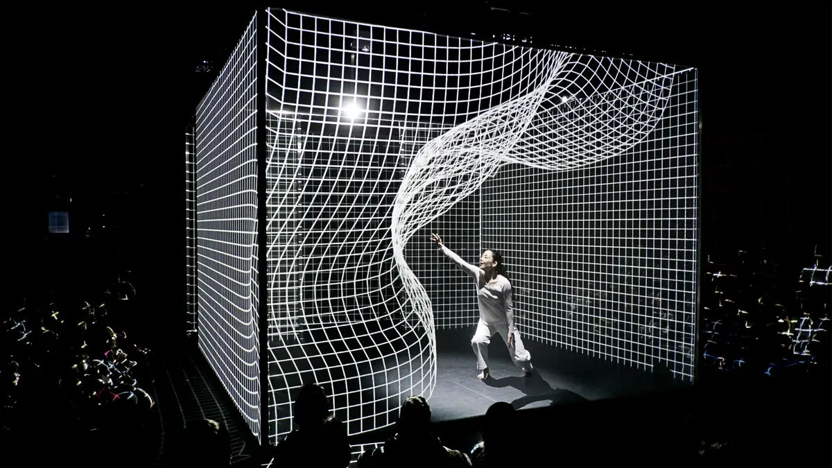 Hakanaï – Adrien M &amp; Claire B