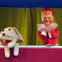 Les marionnettes Kasperle et Bello DR