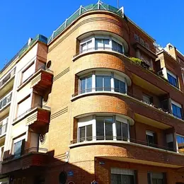Histoire Bâtie Brique à Brique