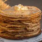 Histoire de la Chandeleur : origines, symboles et traditions des crêpes du 2 février