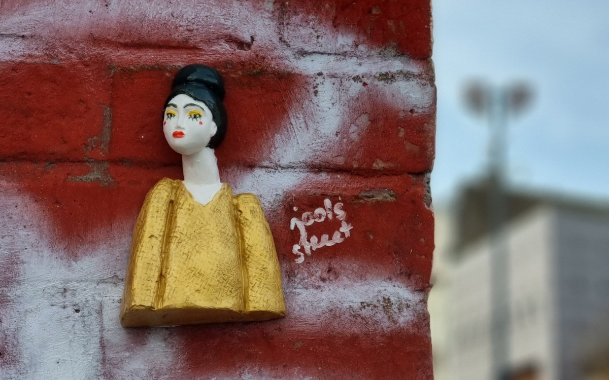 Icône de rue avec Julia Sanchez