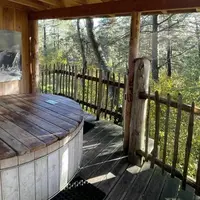 Idée cadeau pour la Fête des Mères : une nuit dans une cabane dans les arbres DR