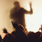 Ils font vibrer la France en concert : les artistes de la scène française en tournée