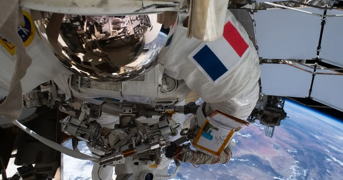 Ciné-concert spatial à la Cité de l'espace de Toulouse : la sortie spatiale de Sophie Adenot en direct