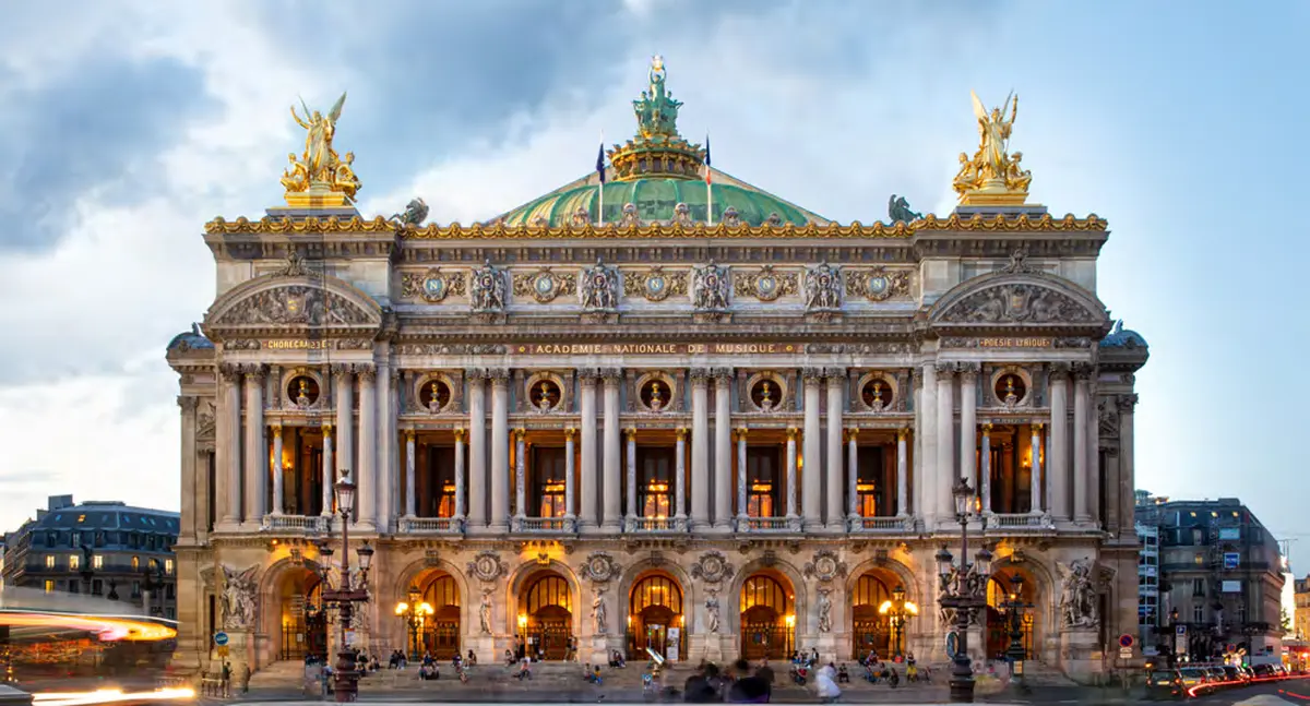 Cours de danse pour enfants au Palais Garnier avec une danseuse Étoile de l'Opéra de Paris