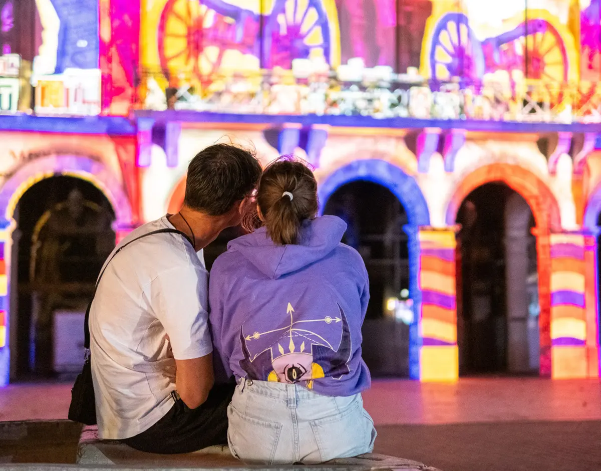 Festival son et lumière à Vienne : l'Odyssée Colorée sur les façades de l'Hôtel de Ville