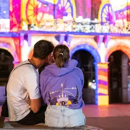 Festival son et lumière à Vienne : l'Odyssée Colorée sur les façades de l'Hôtel de Ville