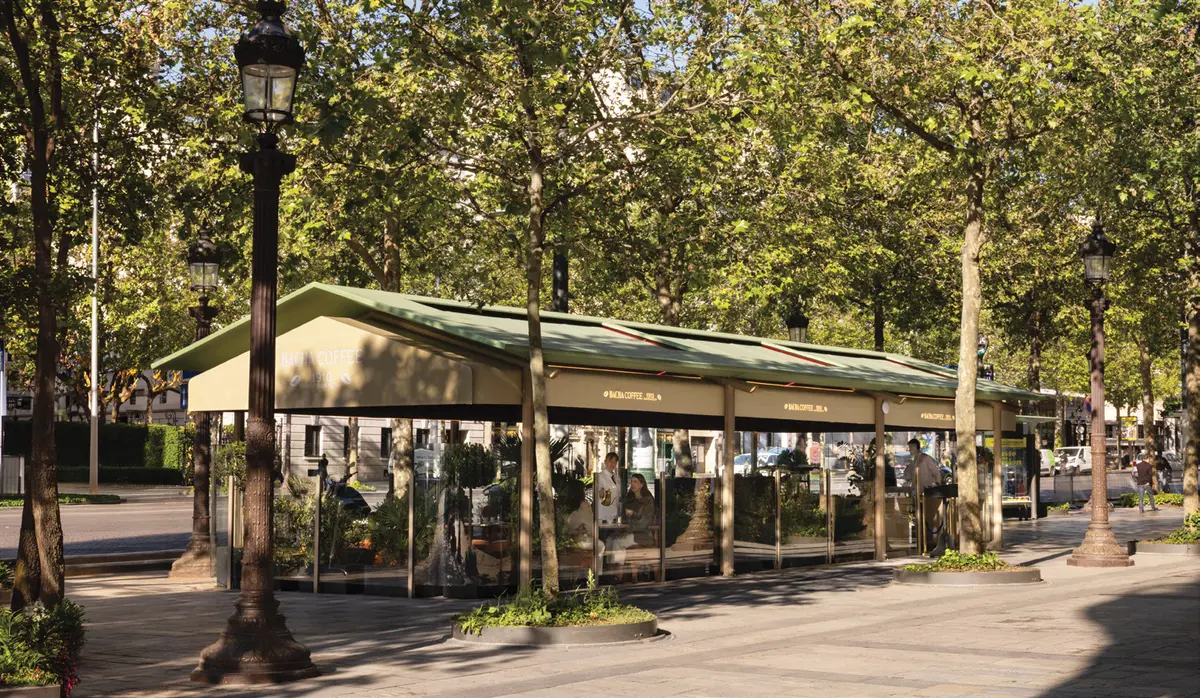 Bacha Coffee ouvre sa terrasse sur les Champs-Élysées en avril avec 27 places, un café d'exception et un croissant au homard et caviar réservé au plein air