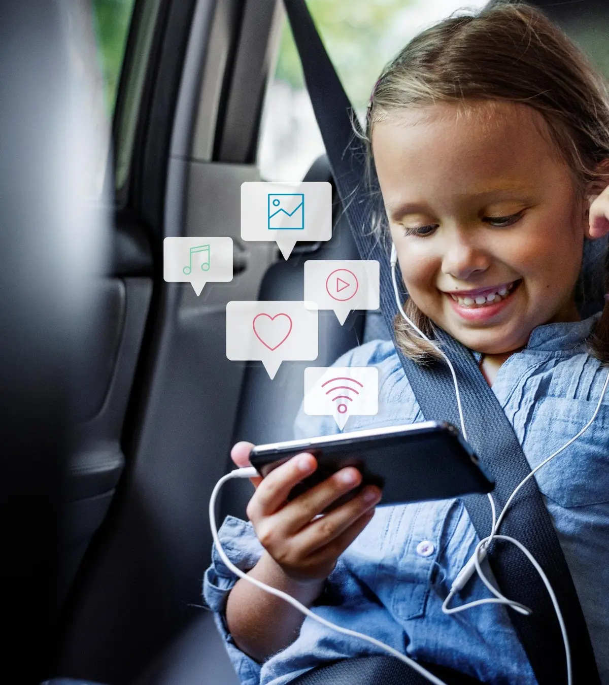 Trajets en voiture cet été : ce que font vraiment les parents français pour occuper leurs enfants selon un grand sondage 2026