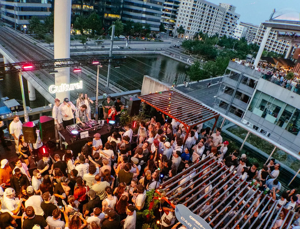 DJ Sets, Cocktails et Sunset : l'Open Air au Pôle de Commerces et de Loisirs Confluence de Lyon