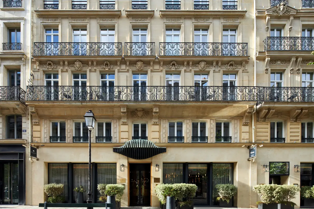 Le restaurant Odette lance un menu déjeuner à 29 euros inspiré de l'exposition de JR au Pont Neuf, dans le 1er arrondissement de Paris