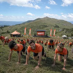 Tentative de record du monde de mountain climbers au Col Amic avec Basic-Fit