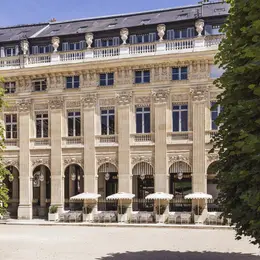 Le Grand Véfour rouvre au Palais-Royal avec un nouveau chef et une terrasse inédite attendue en 2026