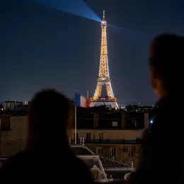 Feu d'artifice du 14 juillet vu depuis un rooftop à Paris