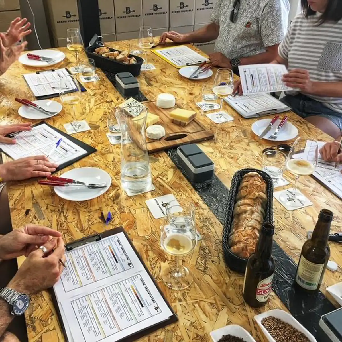 Gastronomie et nature dans les Montagnes du Jura : des expériences gourmandes à vivre cet automne