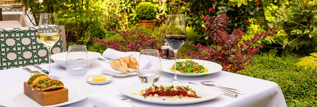 La cheffe mexicaine du Fouquet's Paris dévoile sa carte de printemps avenue George V et c'est une invitation aux saveurs de saison à ne pas manquer