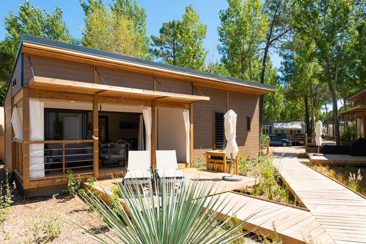 Ce camping 5 étoiles héraultais ouvre sa saison 2026 avec une ferme de permaculture, un nouveau restaurant gourmet et des mobil-homes premium à Portiragnes-Plage