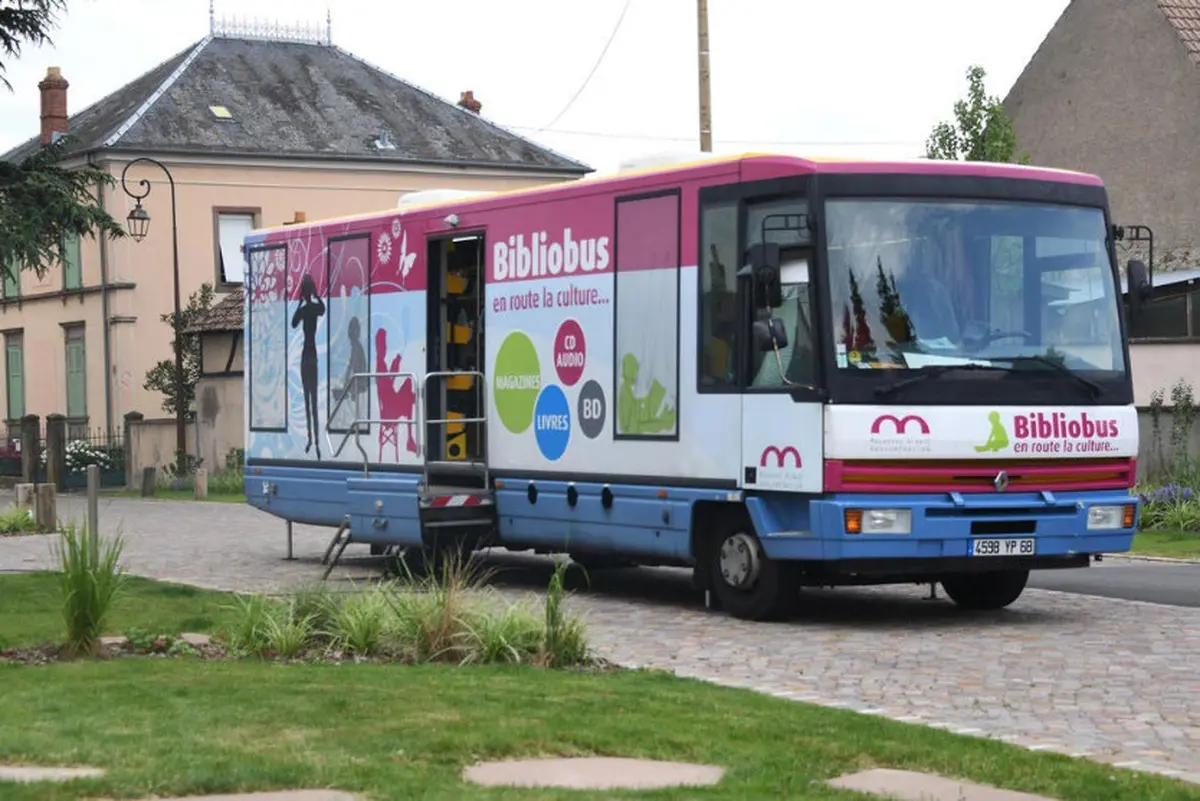 Le bibliobus de Mulhouse Alsace Agglomération reprend sa tournée pour la rentrée