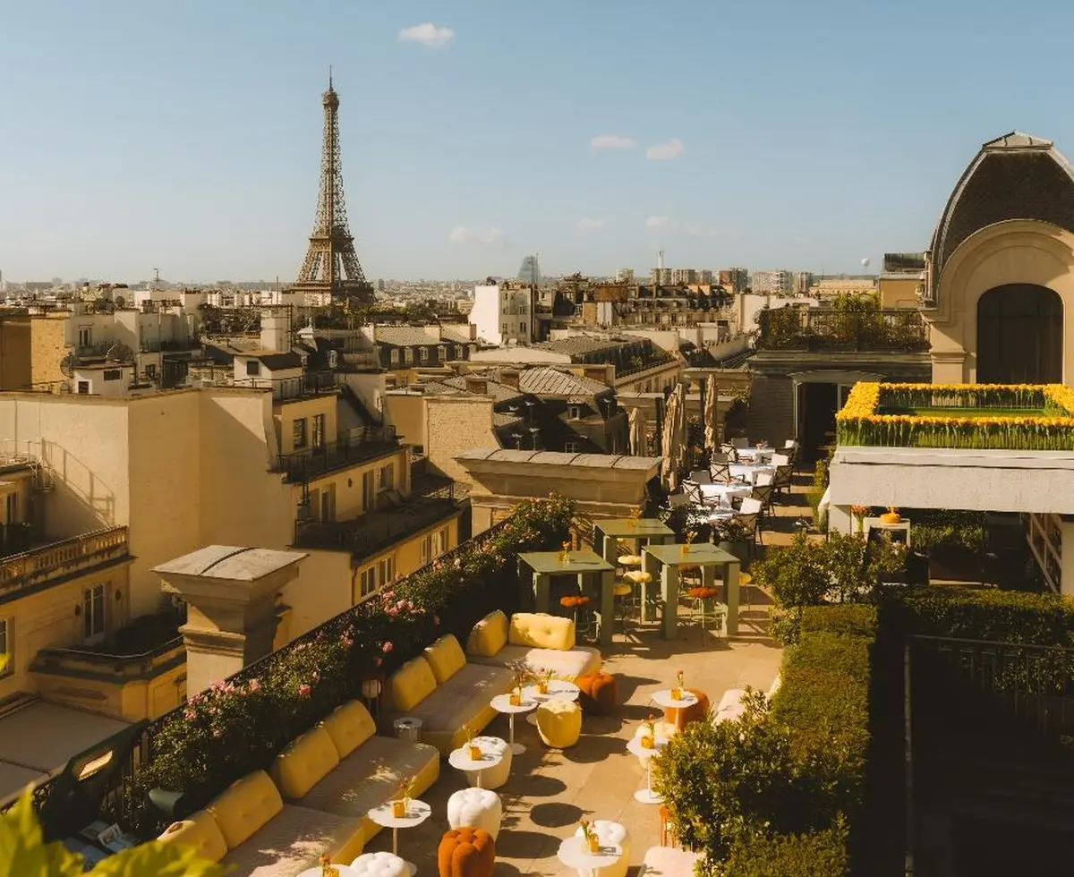Ce rooftop parisien sans réservation offre une vue sur la Tour Eiffel et le Sacré-Coeur dès 30 euros cet été 2026