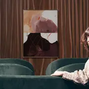 Immersion artistique : dans l’œuvre de Julia A. Etedi