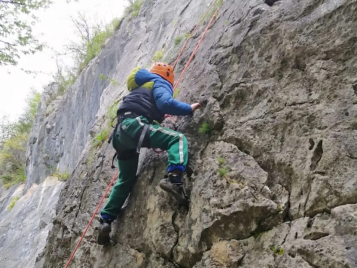 Initiation &agrave; l'escalade au lac d'Anthon &agrave; Mieussy (74)