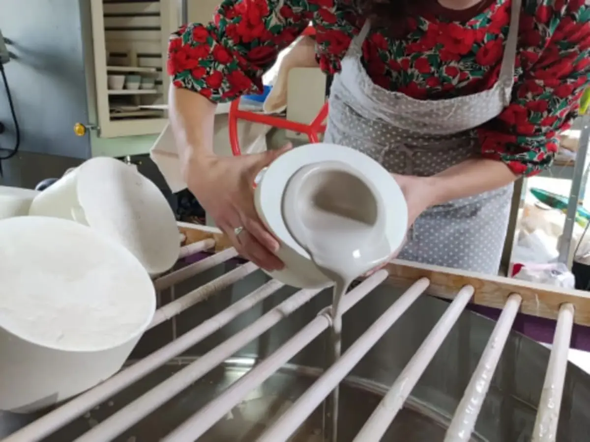 Initiation à la porcelaine de coulage à Thorigné-Fouillard (35)